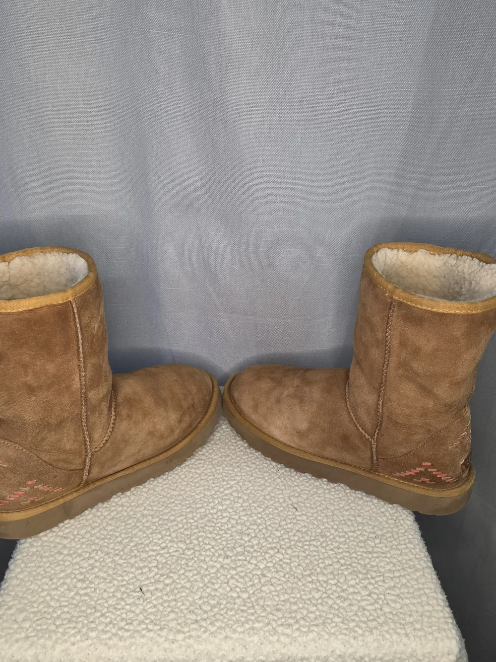 Ugg Women's Classic Sheepskin-Lined Winter Boots - Brown Size 9